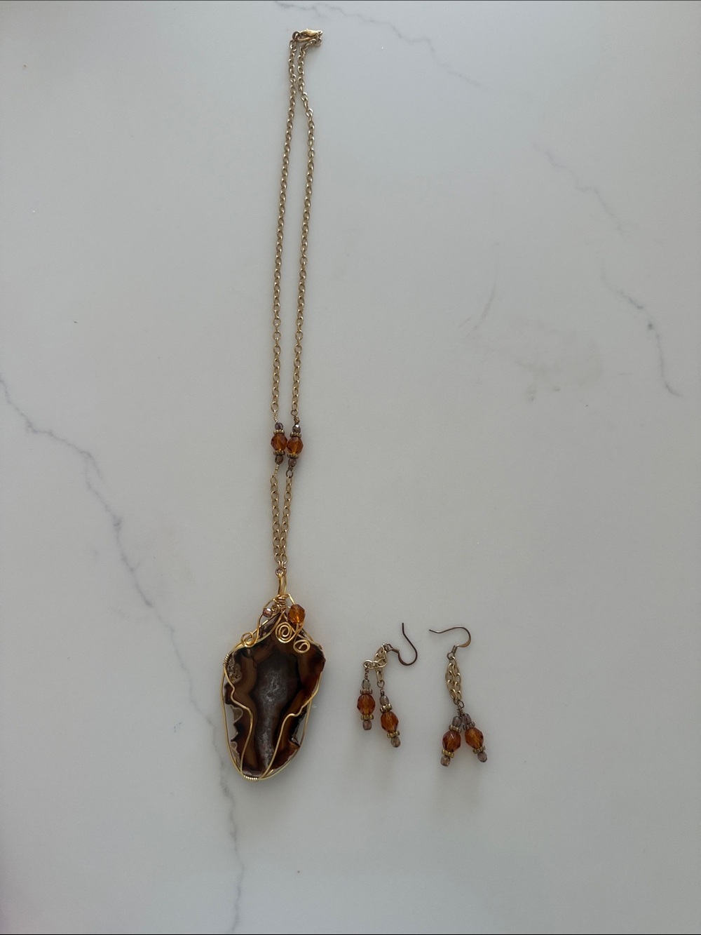 Gold-Tone Agate Pendant Necklace and Earrings Set - Amber